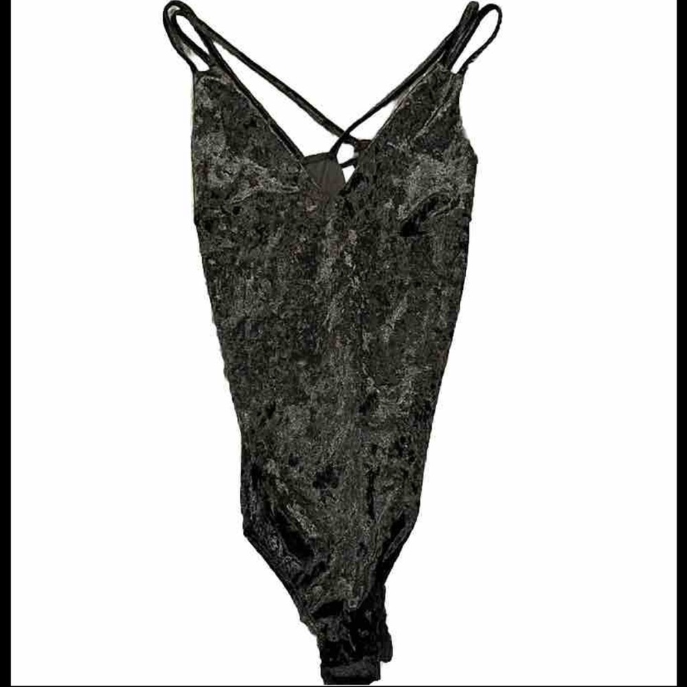 Style Angeles Black Velvet Bodysuit Size M
